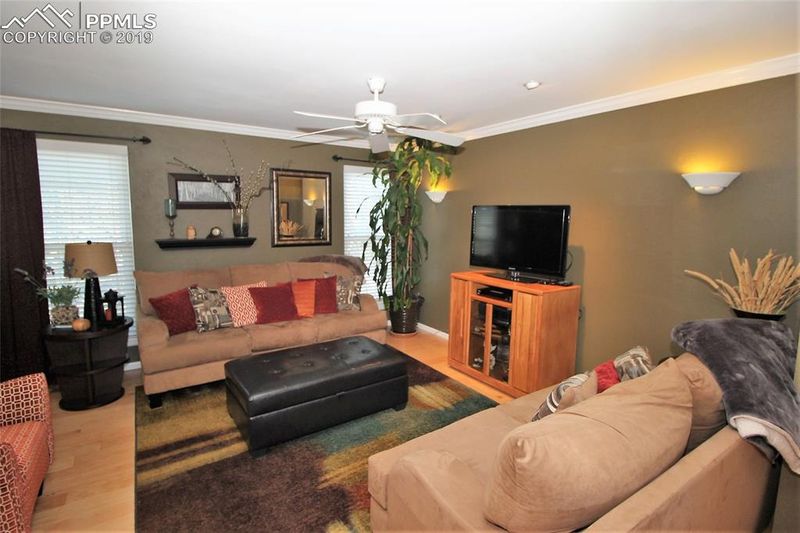 6320 Monarch Cir, Colorado Springs, CO 80919