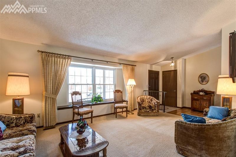 6320 Vail Cir, Colorado Springs, CO 80919