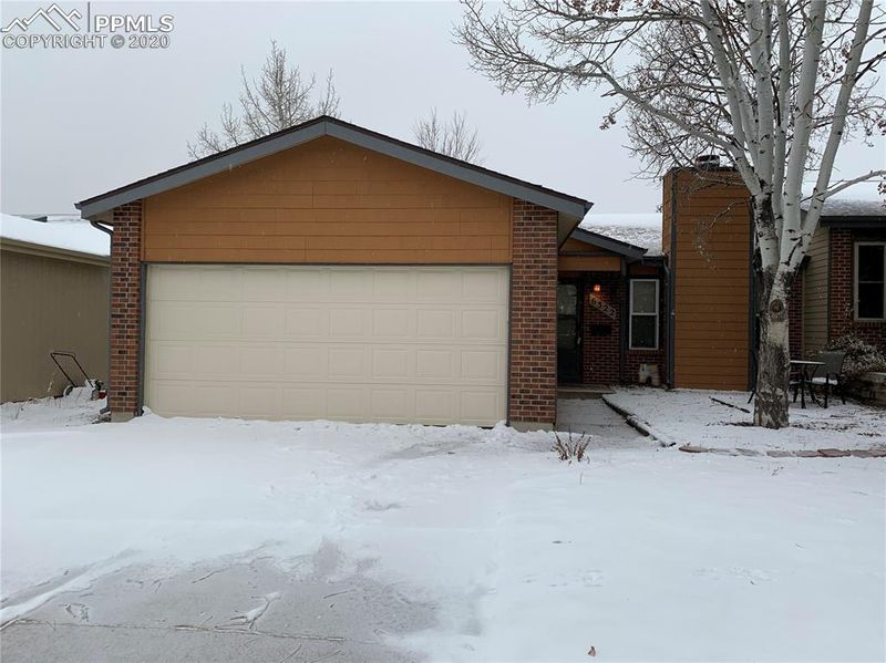 6322 Gunshot Pass Dr, Colorado Springs, CO 80917