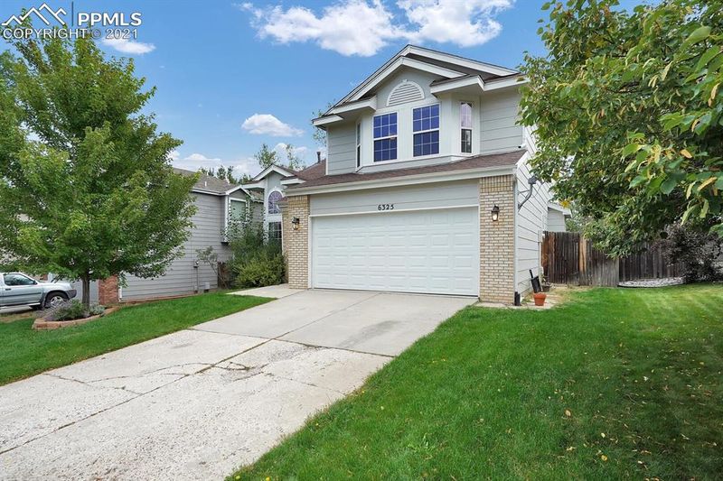 6325 Brightstar Dr, Colorado Springs, CO 80918