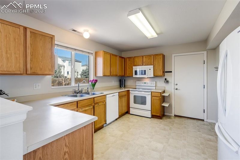 6326 Binder Dr, Colorado Springs, CO 80923