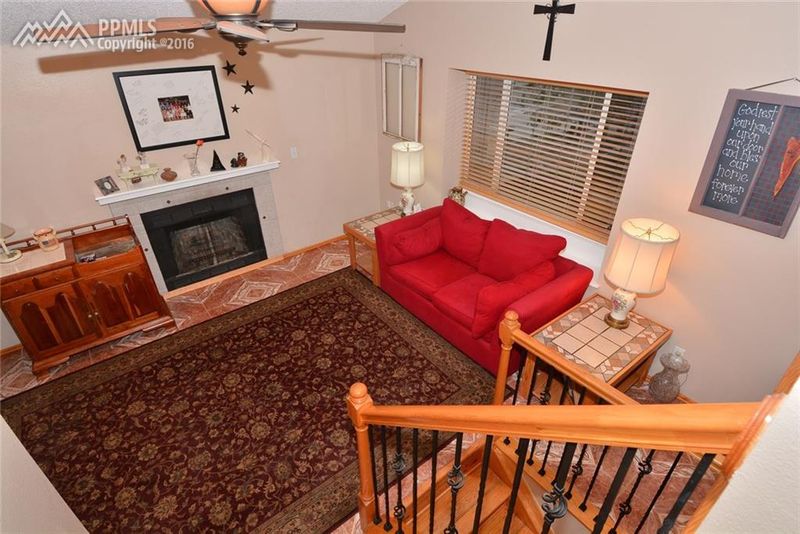 6326 Chantilly Pl, Colorado Springs, CO 80922