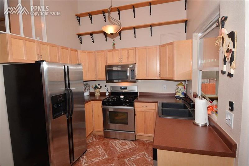 6326 Chantilly Pl, Colorado Springs, CO 80922