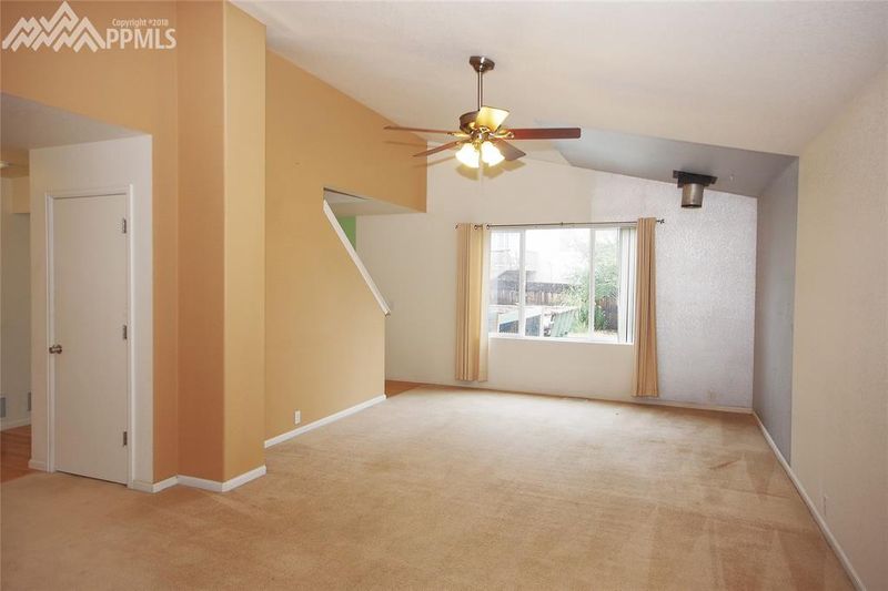 6332 Sonny Blue Dr, Colorado Springs, CO 80923