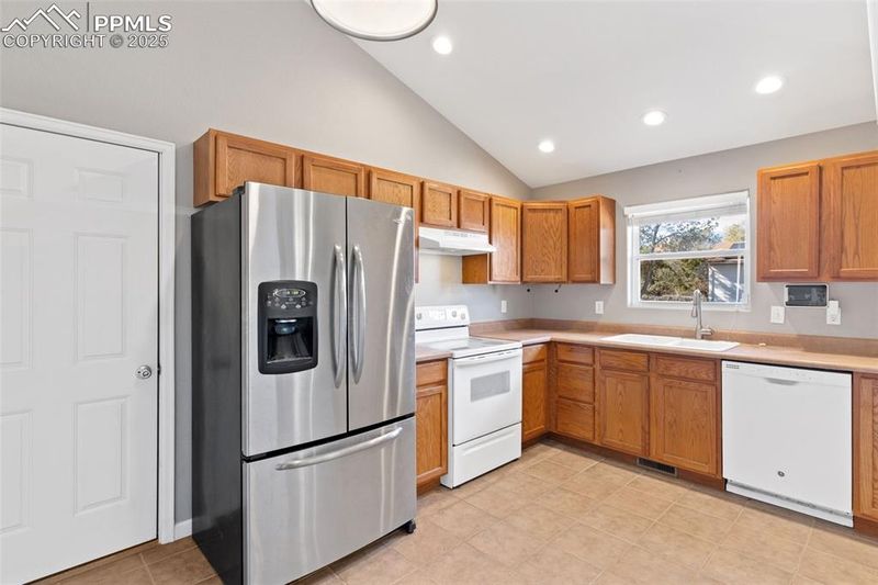 634 S Burro Dr, Pueblo, CO 81007