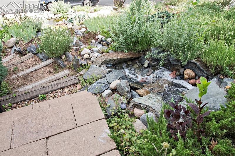 634 Paradise Ln, Colorado Springs, CO 80904