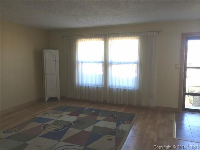6345 Snowbird Dr, Colorado Springs, CO 80918