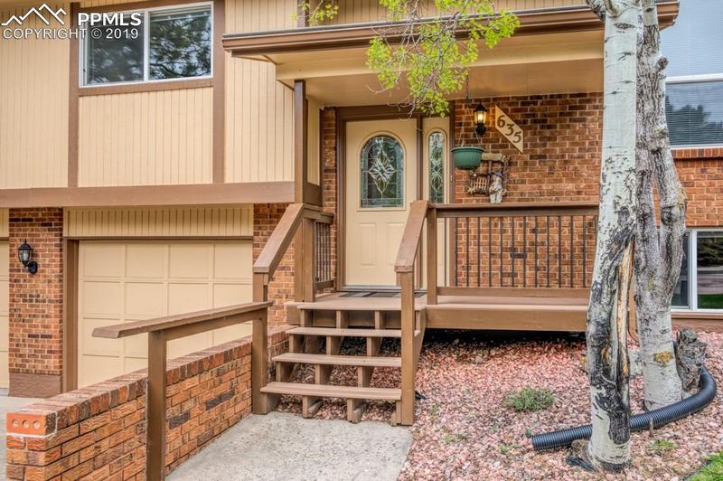 635 Blackhawk Dr, Colorado Springs, CO 80919