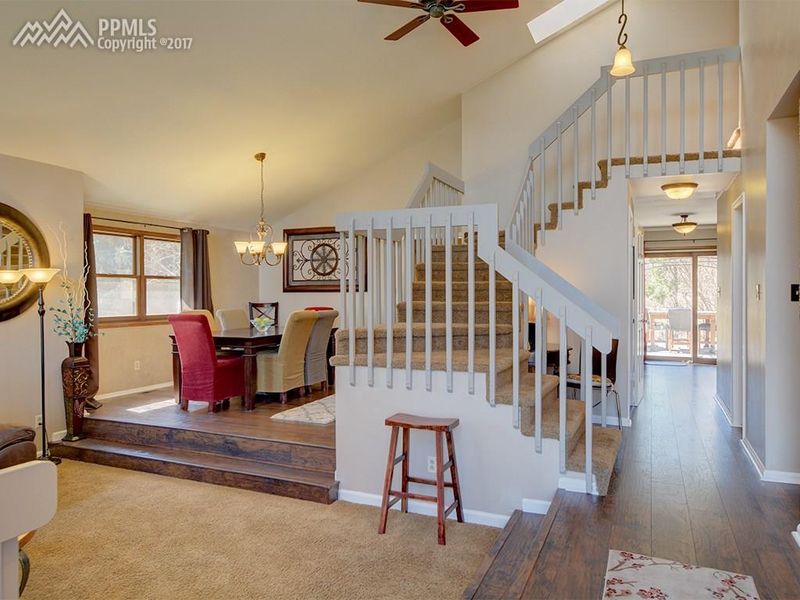 635 Hempstead Pl, Colorado Springs, CO 80906