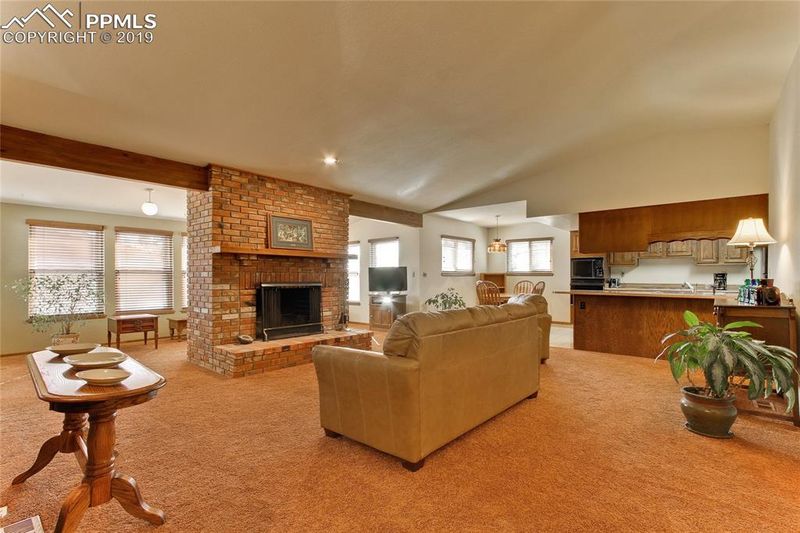 635 Pinon Dr, Colorado Springs, CO 80905