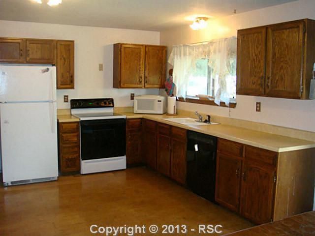 6360 Georgetown Ct, Colorado Springs, CO 80919