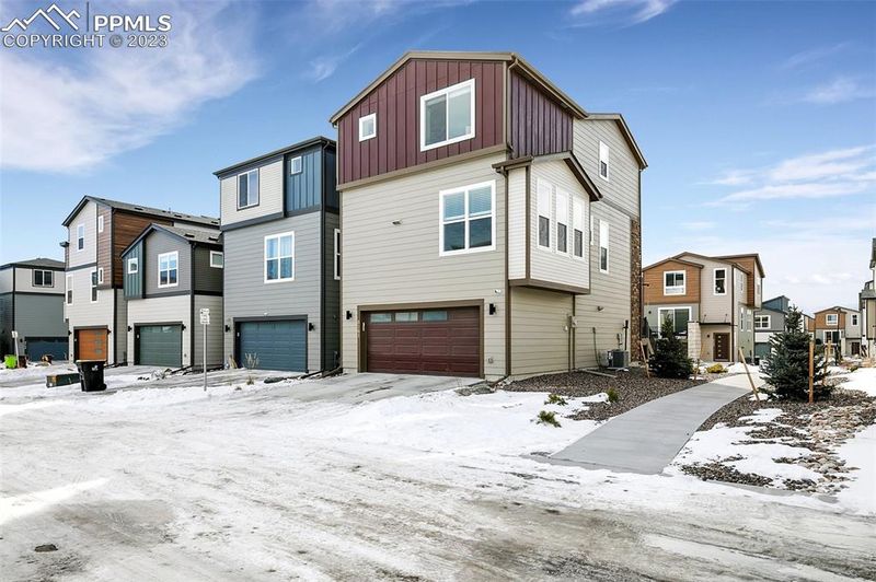 6361 Hijinks Ln, Colorado Springs, CO 80924