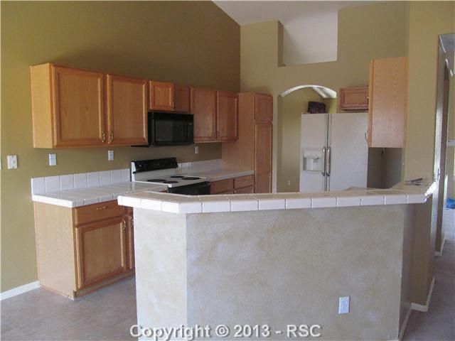 637 Golden Eagle Dr, Colorado Springs, CO 80916