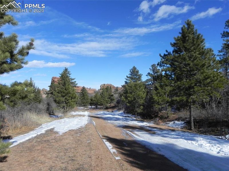 6370 Thunderbird Dr, Larkspur, CO 80118
