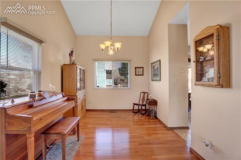 6373 Brightstar Dr, Colorado Springs, CO 80918