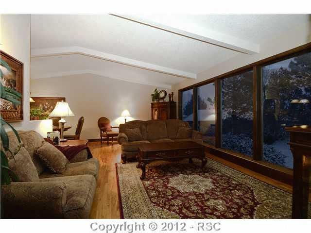 6386 Mesedge Dr, Colorado Springs, CO 80919