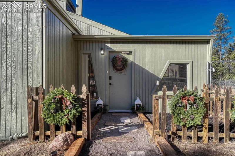 6390 Shoup Rd, Colorado Springs, CO 80908