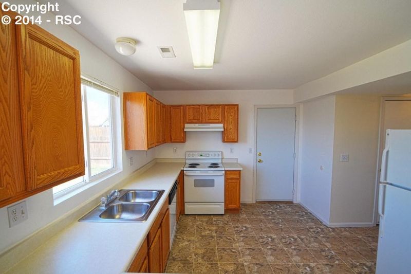 6393 Cache Dr, Colorado Springs, CO 80923
