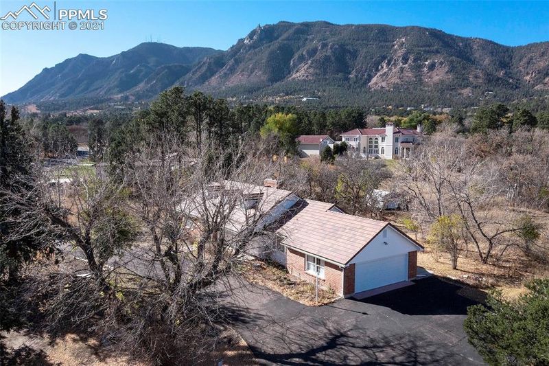 64 W Cheyenne Mountain Blvd, Colorado Springs, CO 80906