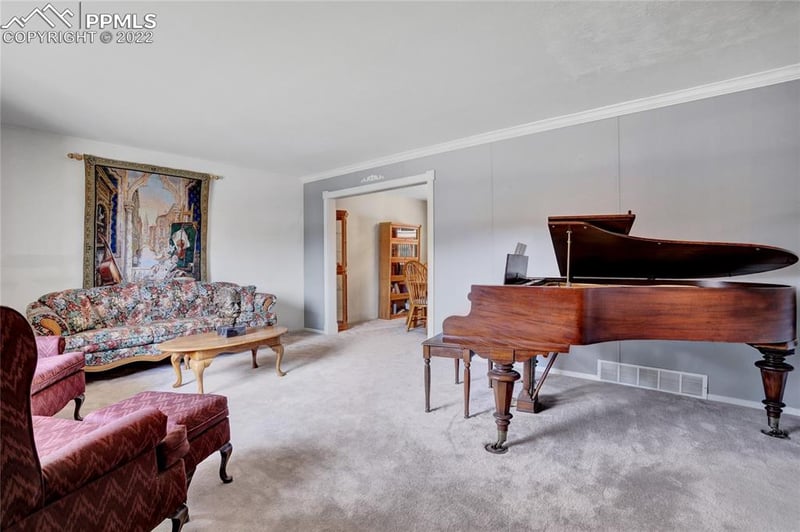 640 Allegheny Dr, Colorado Springs, CO 80919