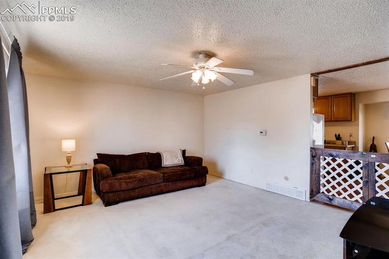 641 Clearview Dr, Fountain, CO 80817