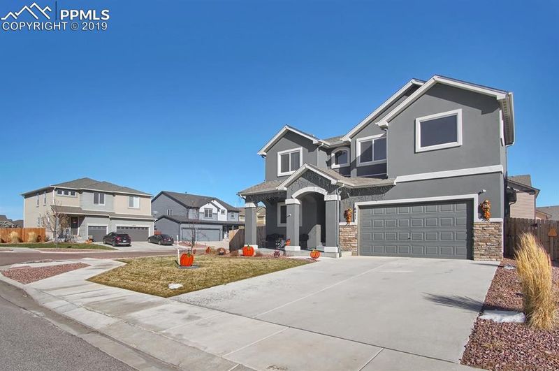 6411 Stingray Ln, Colorado Springs, CO 80925