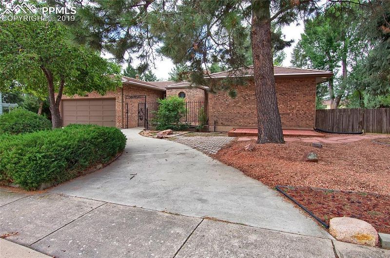 6414 Hawkeye Cir, Colorado Springs, CO 80919