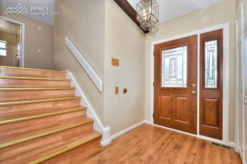 6414 Mesedge Dr, Colorado Springs, CO 80919