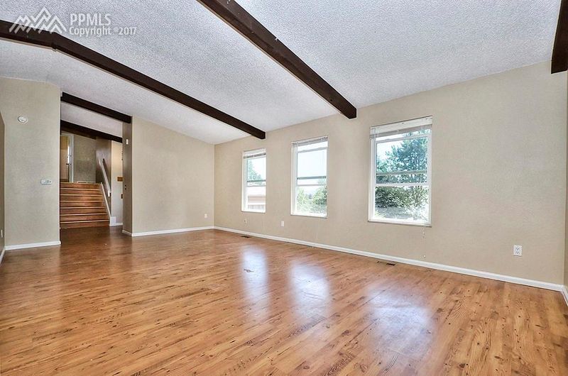 6414 Mesedge Dr, Colorado Springs, CO 80919