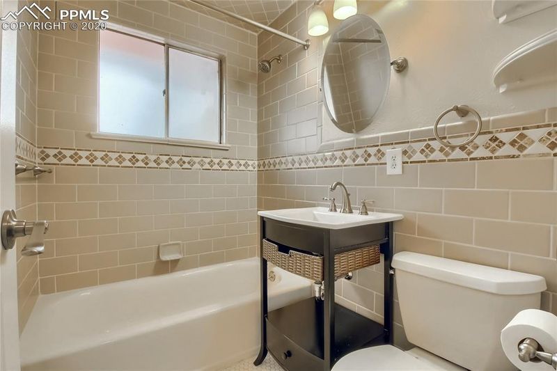 6417 Wolff St, Arvada, CO 80003