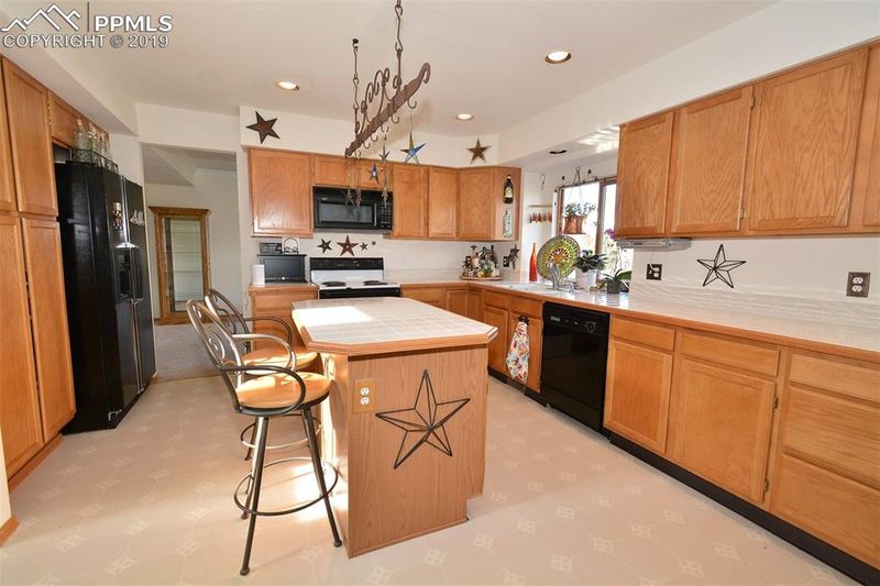 6419 Maroon Mesa Dr, Colorado Springs, CO 80918