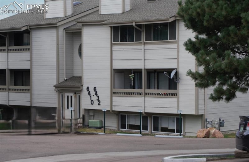 6424 Mcnichols Ct, Colorado Springs, CO 80918