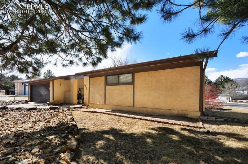 6426 Galway Dr, Colorado Springs, CO 80918