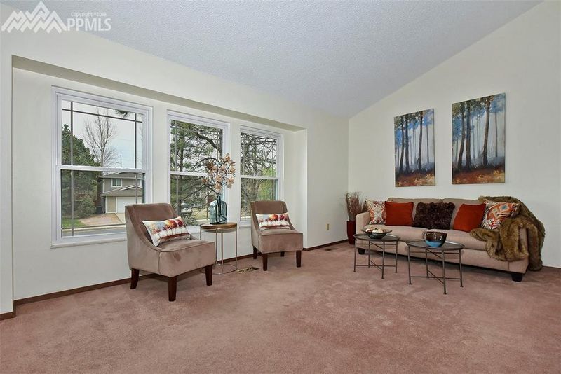 6431 Pulpit Rock Dr, Colorado Springs, CO 80918