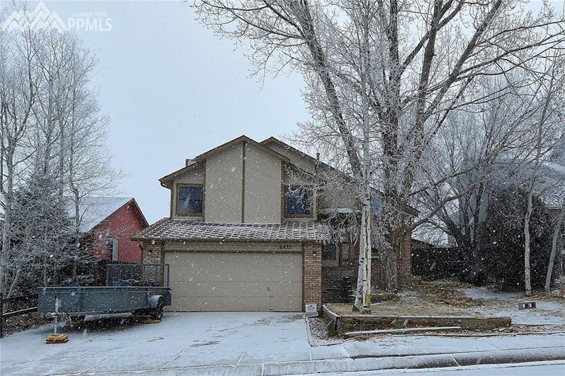 6435 Fall River Dr, Colorado Springs, CO 80918