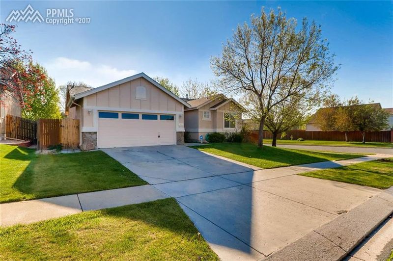 645 Riverview Ln, Colorado Springs, CO 80916