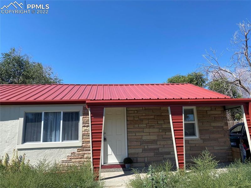 647 Cherry Ln, Pueblo, CO 81005