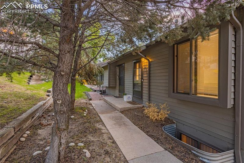 6471 Jonathon Ct, Colorado Springs, CO 80918
