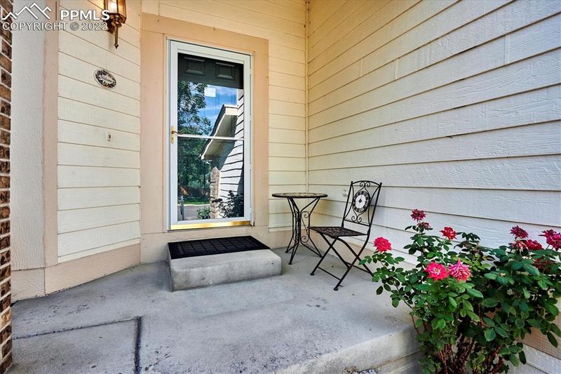6473 Nile Ct, Arvada, CO 80007