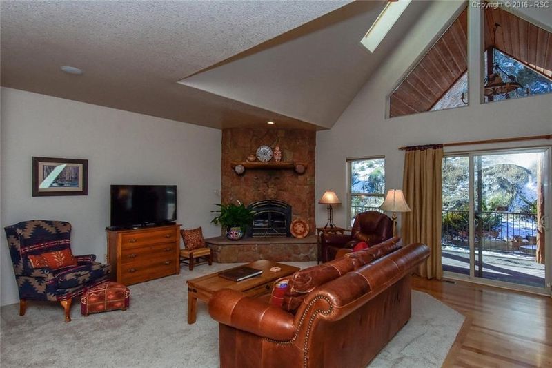 6477 Wauconda Dr, Larkspur, CO 80118