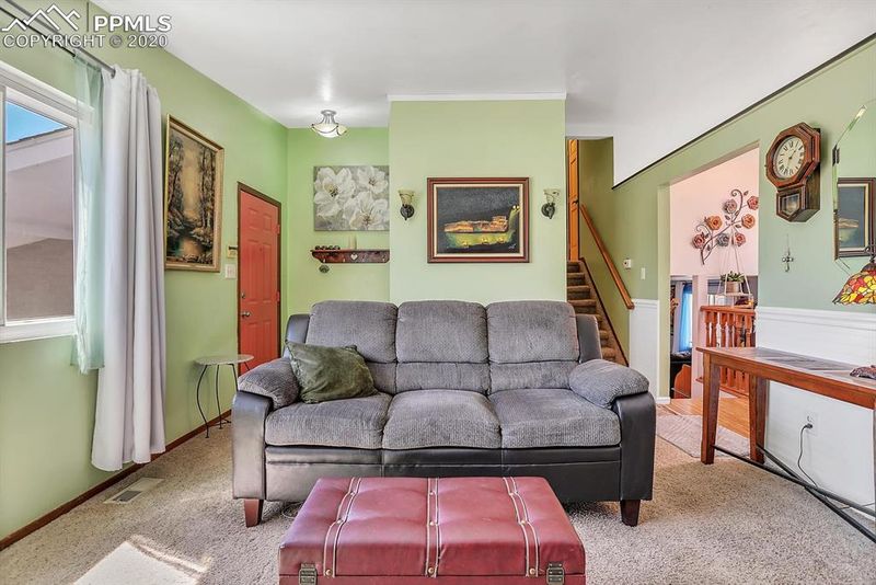 6480 Pawnee Cir, Colorado Springs, CO 80915