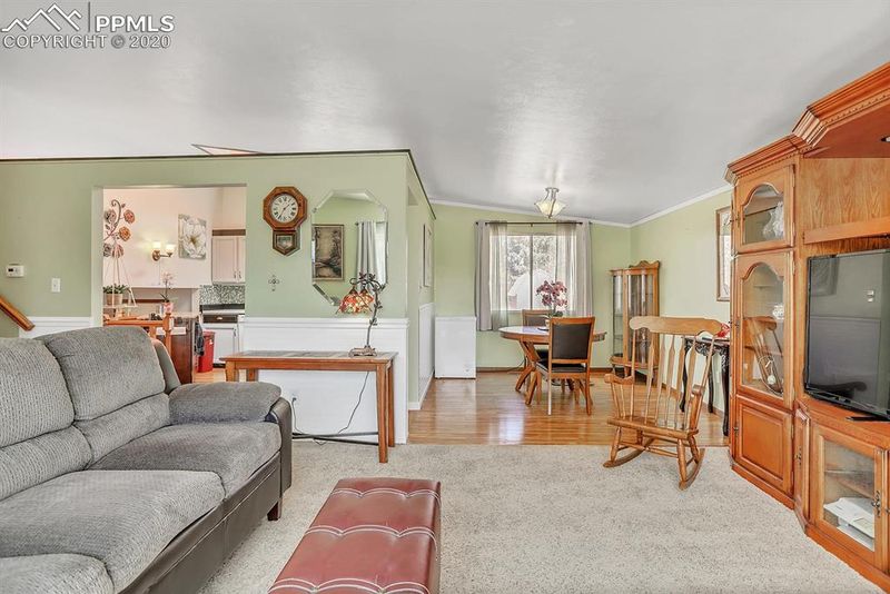 6480 Pawnee Cir, Colorado Springs, CO 80915