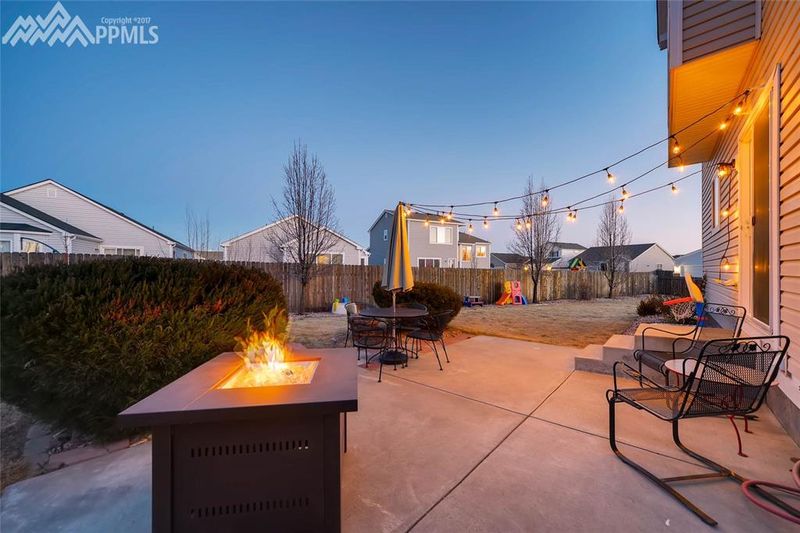 6513 Harvey Ln, Colorado Springs, CO 80923