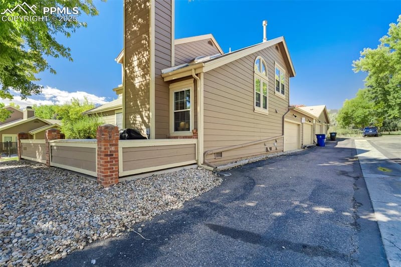 6526 Foxdale Cir, Colorado Springs, CO 80919