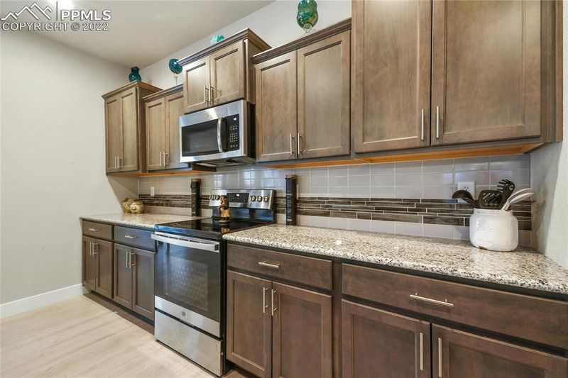 6536 Wolf Gulch Dr, Colorado Springs, CO 80924