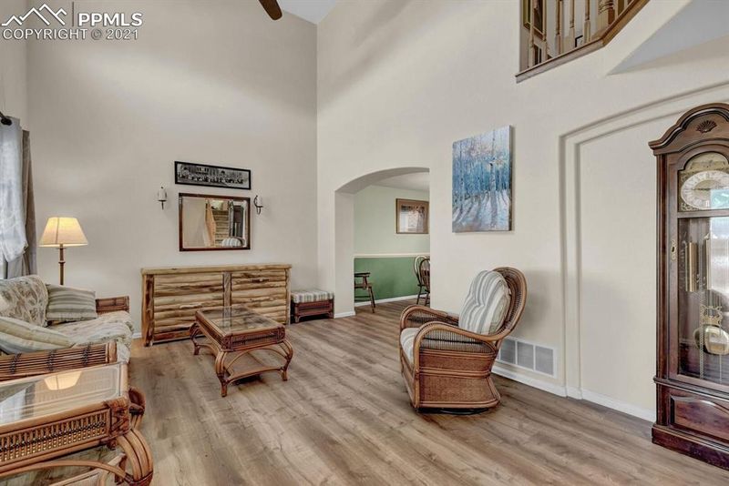 6537 Graymont Dr, Colorado Springs, CO 80923