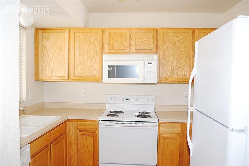 654 Echo Ln, Colorado Springs, CO 80904