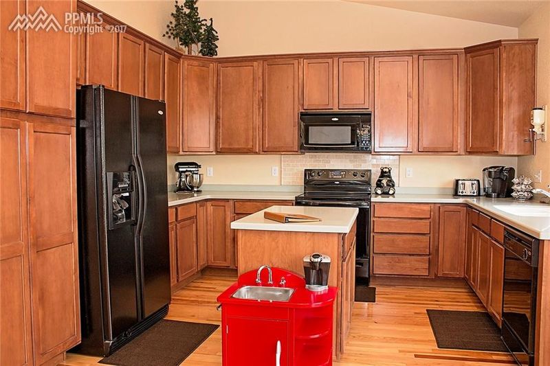 654 Struthers Ranch Rd, Colorado Springs, CO 80921