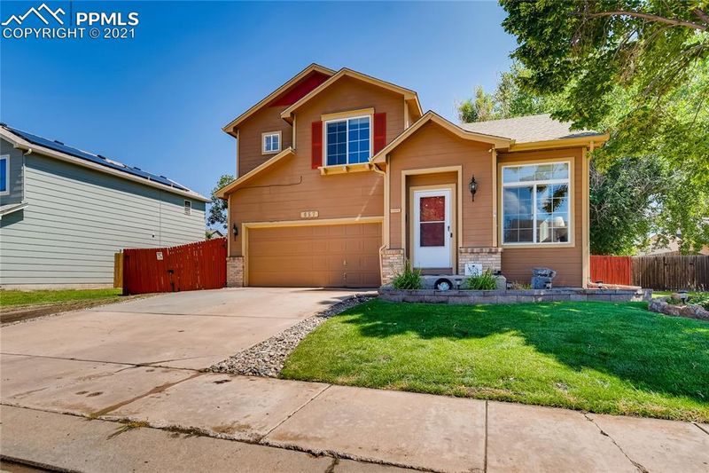657 Golden Eagle Dr, Colorado Springs, CO 80916