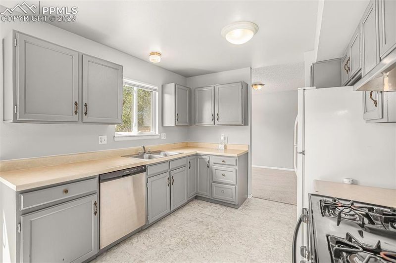 657 Trailcrest Ct, Colorado Springs, CO 80906